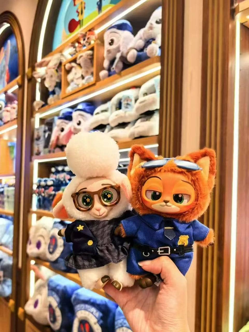 Блинд бокс Зверополис Disney 1