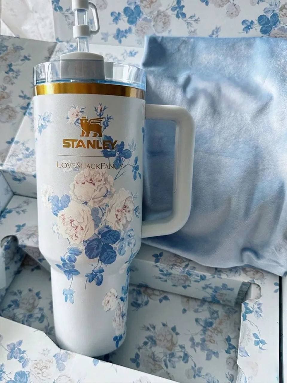 Термокружка Stanley Love Shack Fancy , 20 oz / Голубой с розой